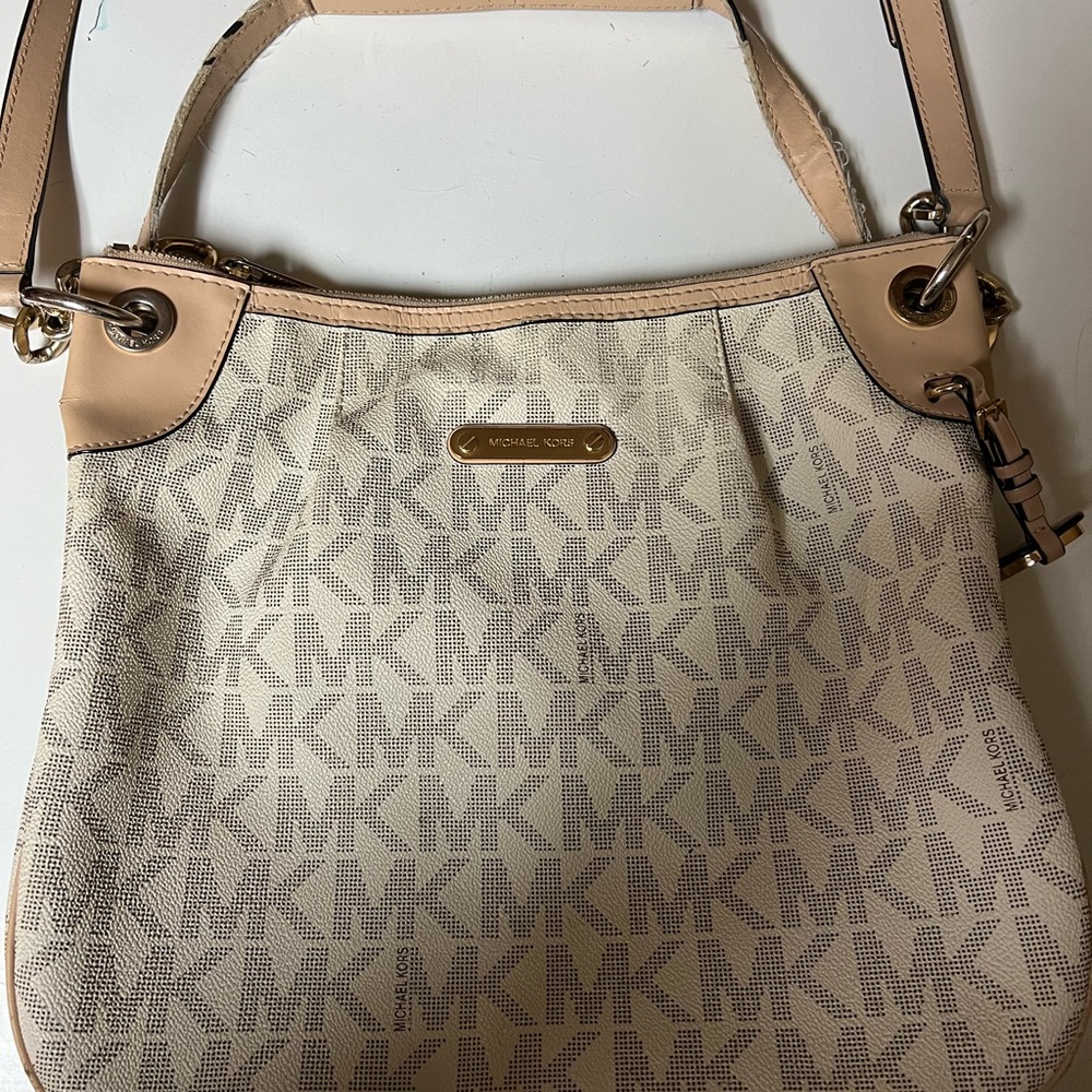 Micheal Kors Purse